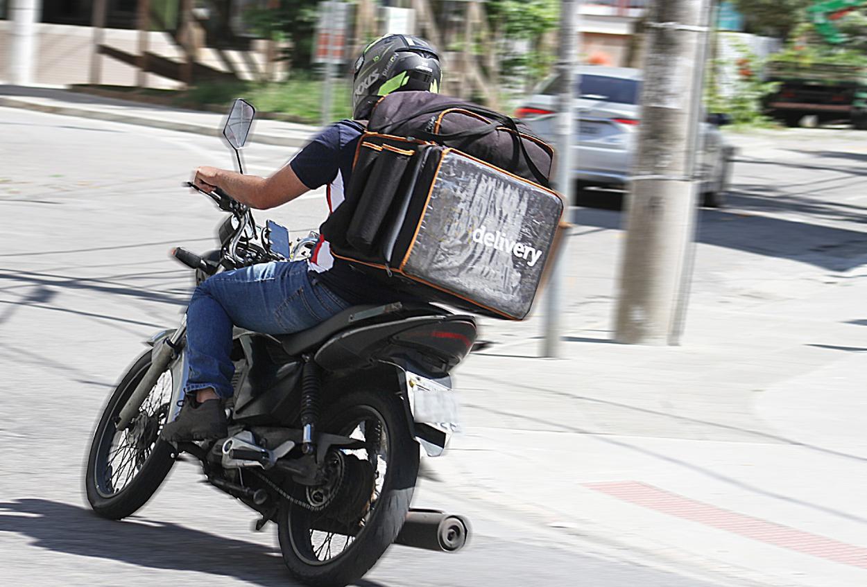 Lideranças que organizam uma paralisação de motoboys autônomos