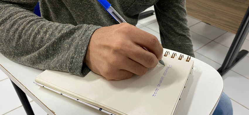 A capacitação constante e regular é uma ferramenta crucial para o desenvolvimento profissional dos servidores e para aprimorar a qualidade de vida dos habitantes