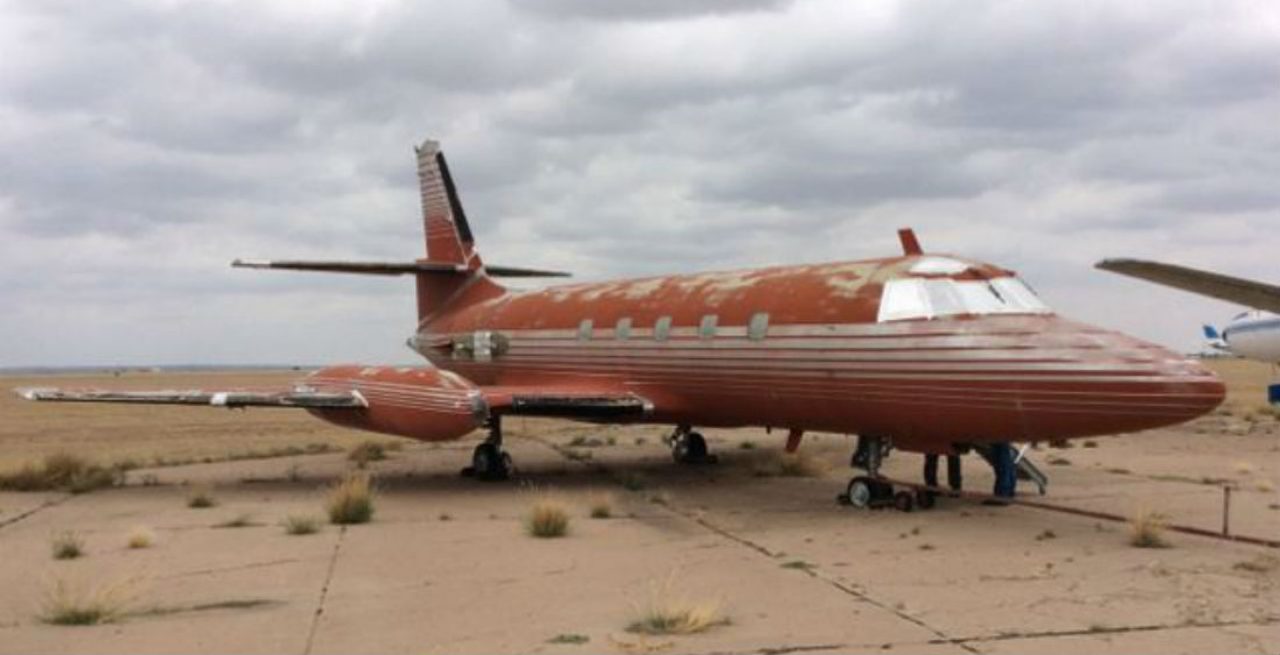 O destaque do leilão fica com o avião particular do Rei do Rock, um jatinho Lockheed Jetstar 1962