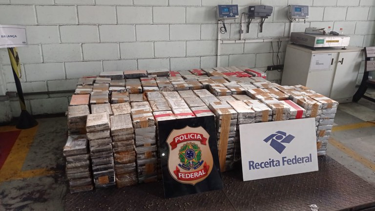 A PF apreendeu 872 kg de cocaína em navio com destino a Alemanha