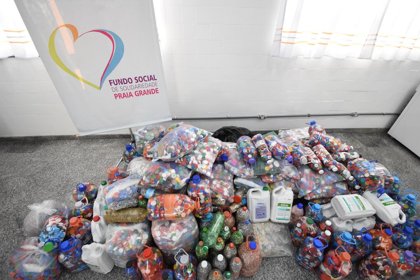 Fundo Social recebe milhares de tampinhas e lacres de latinhas de alumínio em PG