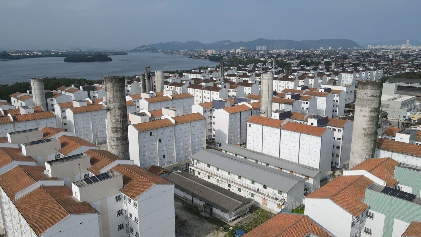 Situação mais próxima está acontecendo no Conjunto Habitacional Tancredo Neves III e já é tão comum que os apartamentos são anunciados nas redes sociais