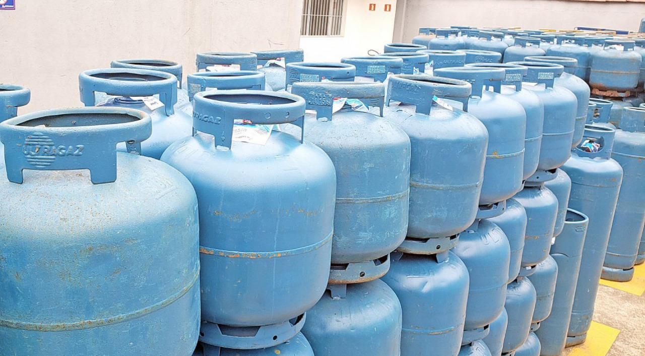 Hoje o Auxílio Gás é um programa que funciona de modo auxiliar ao Bolsa Família