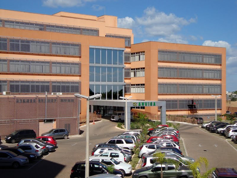 Nos dois casos, a dispensa temporária de registro tem prazo de seis meses, podendo ser revogada, e vale apenas para o Ministério da Saúde