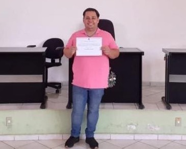 Segundo o presidente da Câmara, o vereador Rodrigo Lerantovsk (MDB), o colega saiu da sessão, que acabou por volta das 22h, e foi para casa, no centro da cidade, quando foi abordado