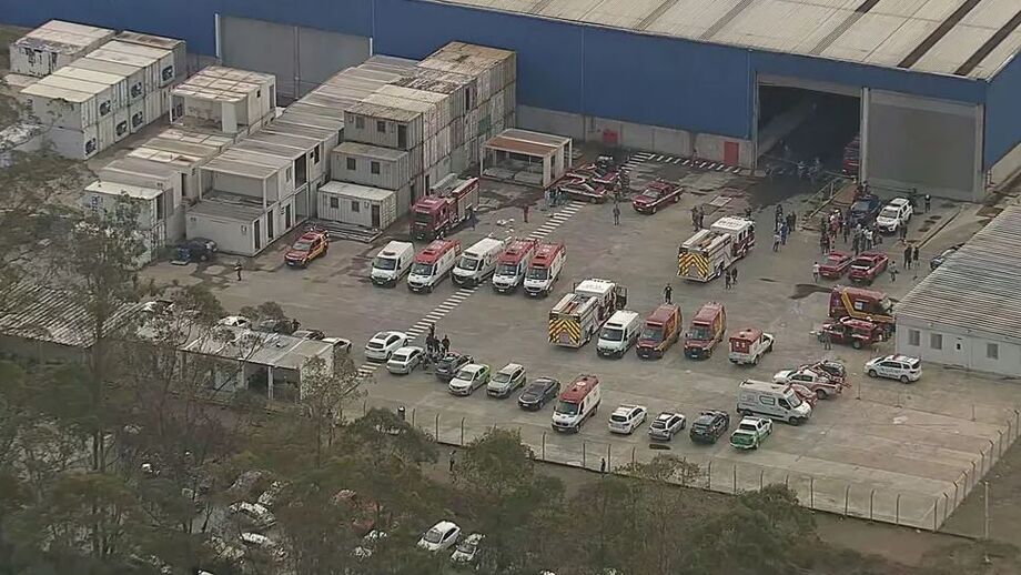 Desabamento em Itapecerica da Serra aconteceu na manhã desta terça