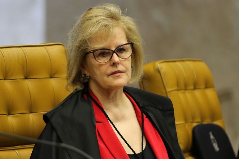 A ministra deu as ordens em três ações nas quais a CPI solicitou que o presidente Jair Bolsonaro fosse indiciado sob suspeita da prática dos crimes de charlatanismo, emprego irregular de verbas públicas e de prevaricação.