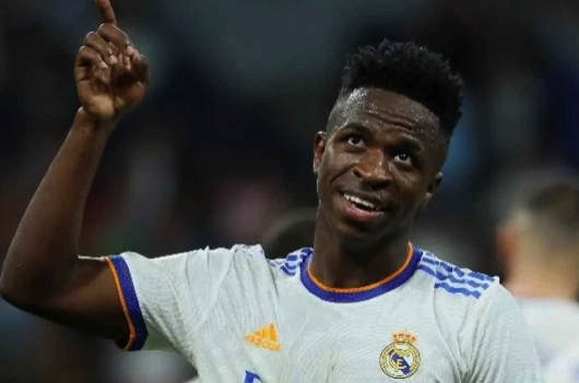 O clube merengue informou em comunicado que Vini Jr e o atacante Mariano Díaz trabalharam apenas nas instalações internas durante a atividade.