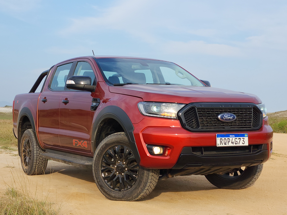 Dentro da estratégia de dividir o mercado de picapes médias em nichos, a Ford lançou em março a versão FX4 da Ranger