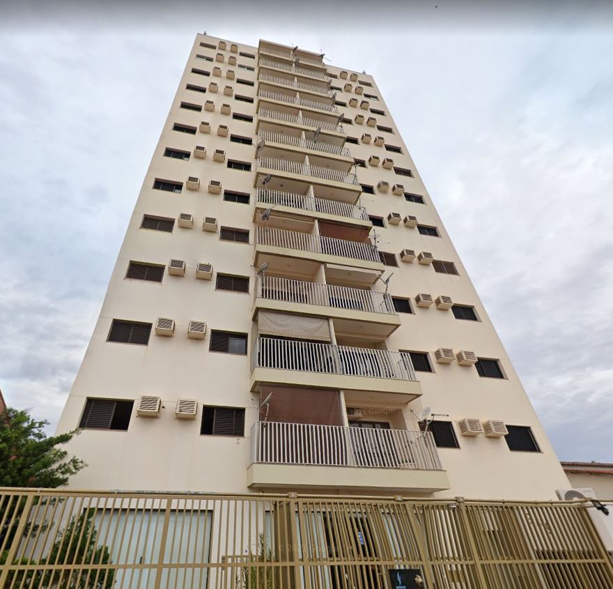 Um apartamento desocupado, de 170 m², na cidade de Itápolis, pode ser arrematado a partir de R$ 453 mil