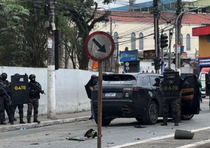 O criminoso se rendeu e a Polícia Militar anunciou o fim do sequestro