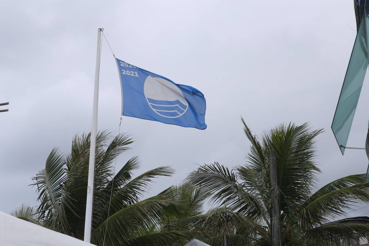 A Praia do Tombo já conquistou a honraria de contar com a Bandeira Azul por 13 anos consecutivos