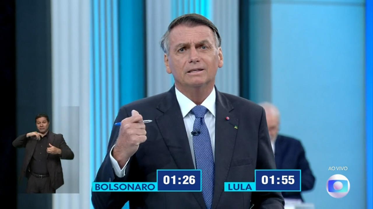 Bolsonaro permaneceu na sede da PF em Brasília das 8h45 às 11h20