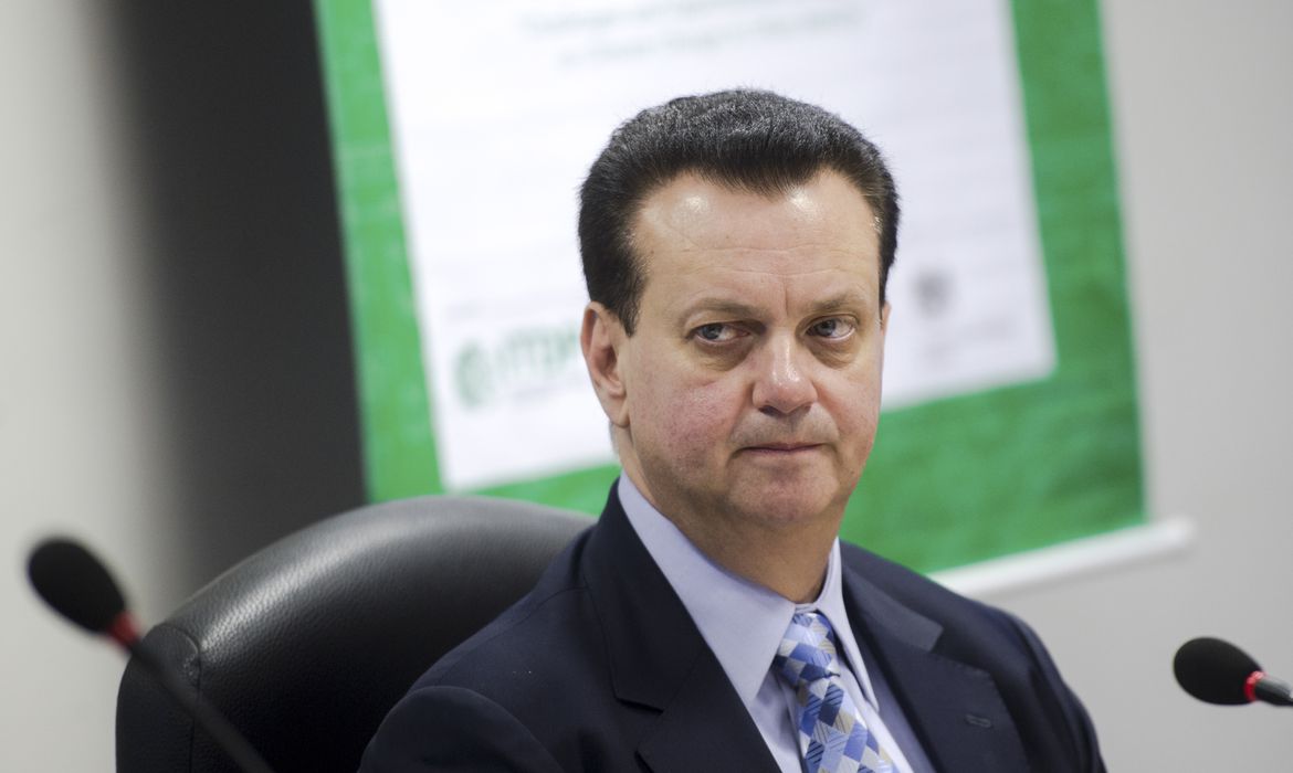 Isso significa que Kassab, que também tem boa relação com o governo Lula (PT), domina atualmente 51% das 645 prefeituras do estado