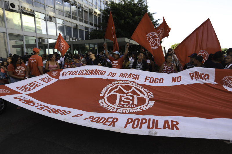 Integrantes do Movimento dos Trabalhadores sem Teto podem entrar em confronto com manifestantes bolsonaristas