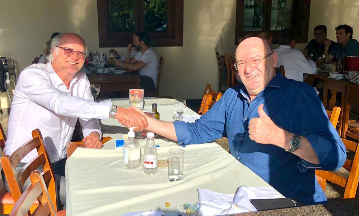 Paulo Roberto Falcão com presidente Rueda