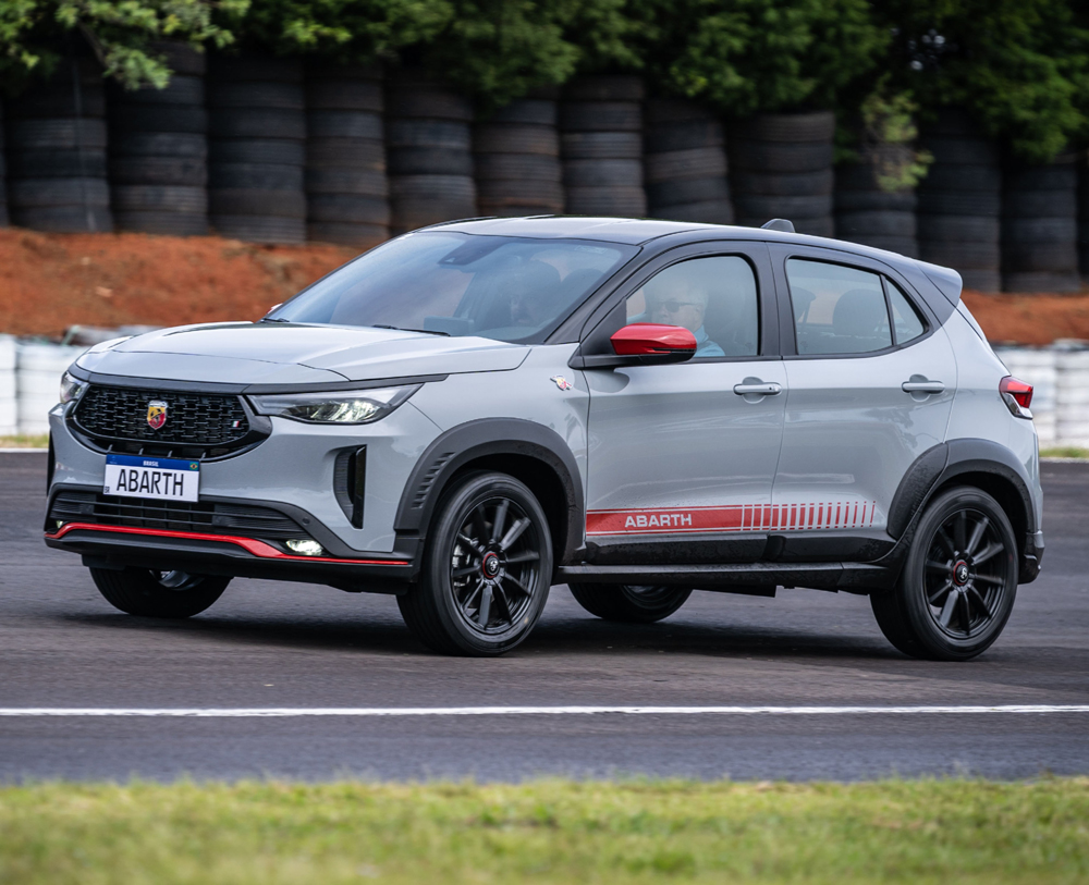 O sistema de "powertrain" do Pulse Abarth foi totalmente recalibrado, passando o motor T270 a ter 185 cavalos de potência