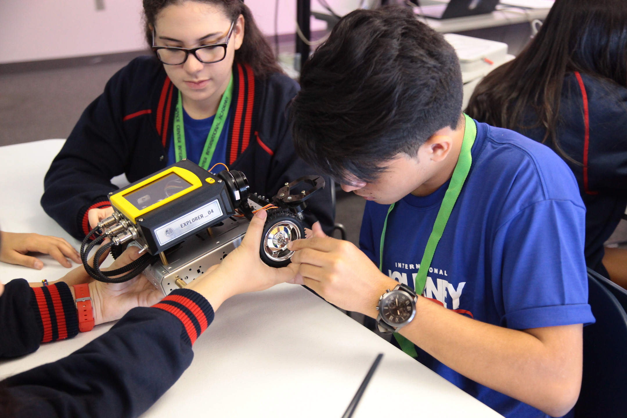 Durante uma semana, o grupo participará de uma experiência completa em ciência e tecnologia na área espacial