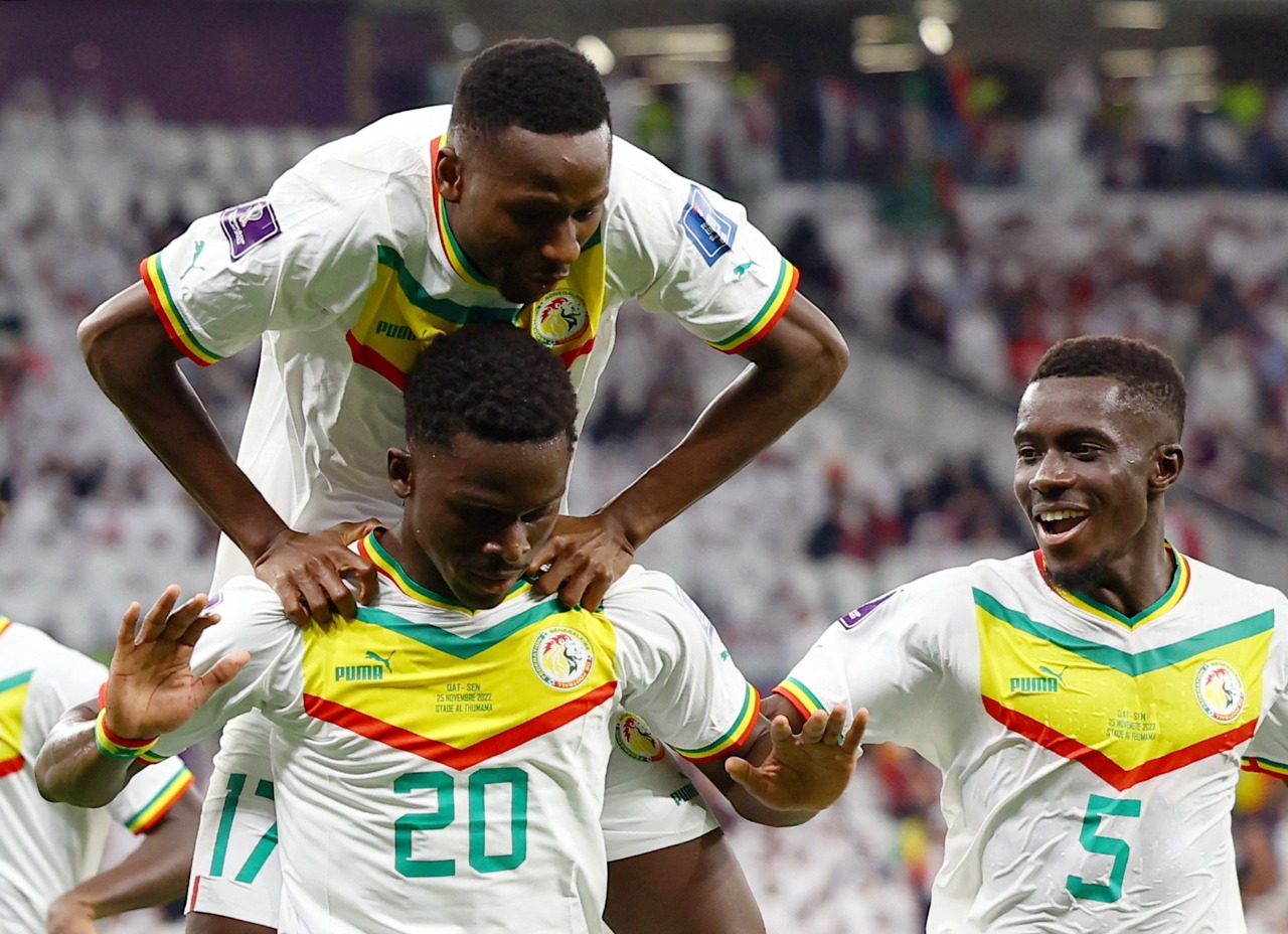 Senegal vence, se mantém na briga por vaga nas oitavas, e afunda Qatar