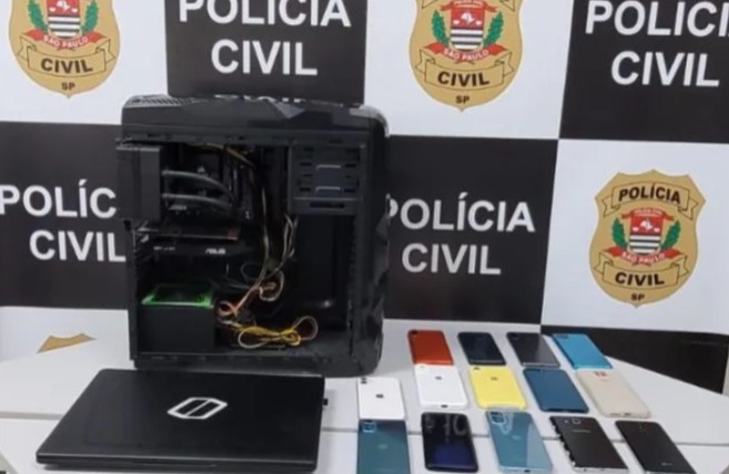 Tio é preso por praticar estupro de vulnerável contra a própria sobrinha de 4 anos e oferecê-la em salas de bate papo em Praia Grande