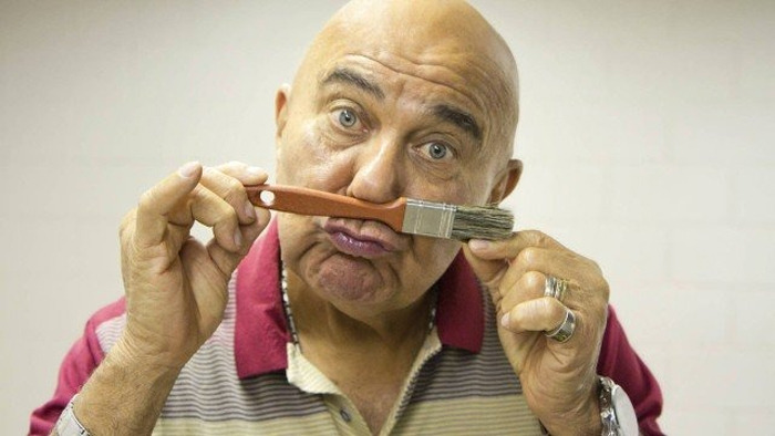 O ator era famoso por interpretar o Sargento Pincel no programa