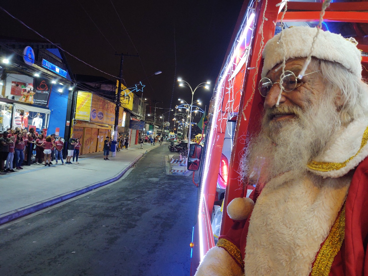Crianças da Associação de Amigos do Lar do Menor Assistido vão acompanhar o Papai Noel