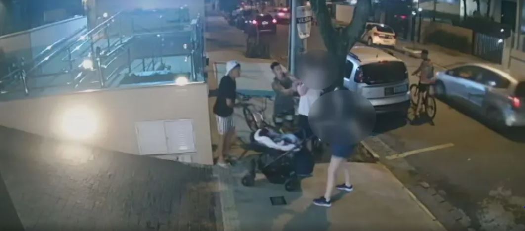 Imagens do assalto foram registradas por câmeras de segurança de um prédio