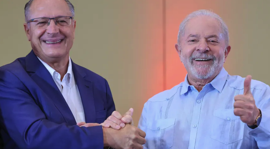 A posse oficial dos cargos ocorre somente no dia primeiro de janeiro