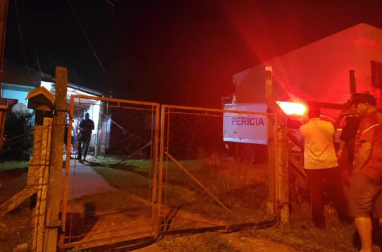 Casa onde quatro crianças foram encontradas mortas em Alvorada