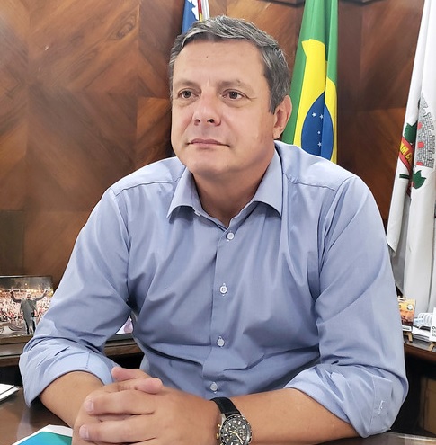 O prefeito de Santos, Rogério Santos, deixará o partido PSDB para ingressar no Republicanos