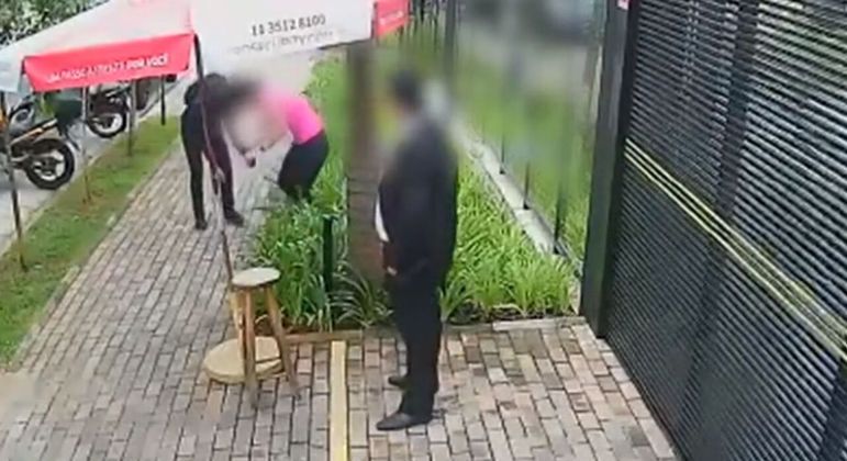 O suspeito de cometer o crime ainda não foi localizado