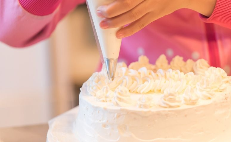 As vagas serão disponibilizadas pelo Sistema Nacional de Emprego (Sine), por universidades e institutos federais que aderiram ao programa