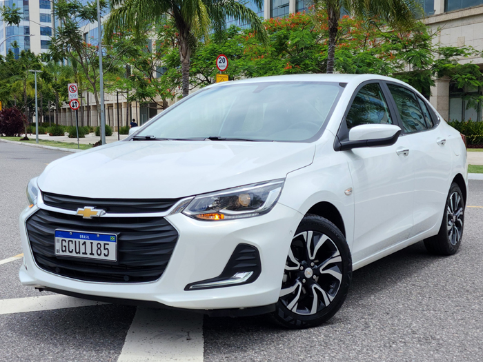 Com todos os opcionais disponíveis e dependendo da cor, o Chevrolet Onix Plus 1.0 Turbo Premier pode ultrapassar os R$ 118 mil
