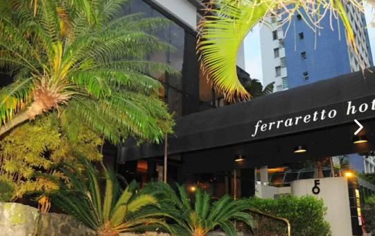 O complexo fica próximo à uma das praias mais movimentadas da região