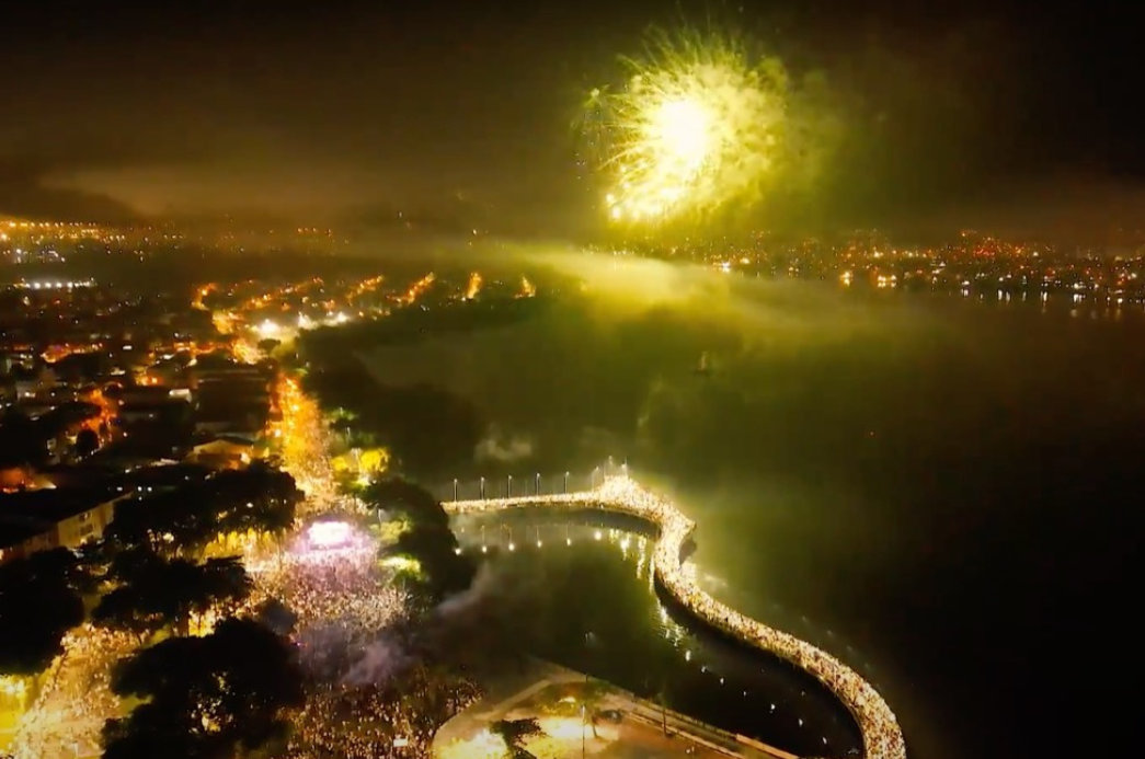 Virada do ano foi recebida com queima de fogo em Cubatão