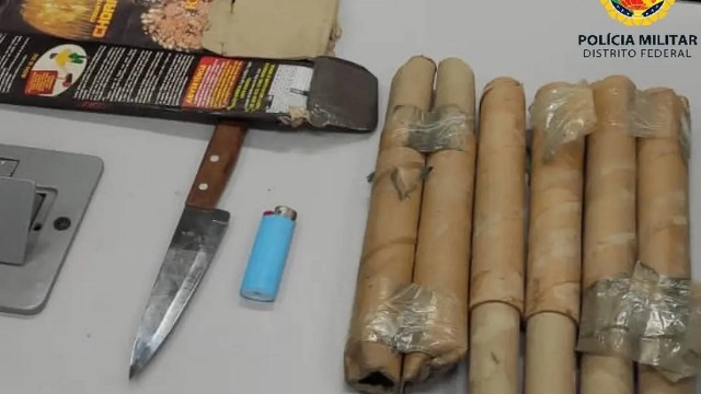 Os materiais foram encontrados durante uma revista de segurança