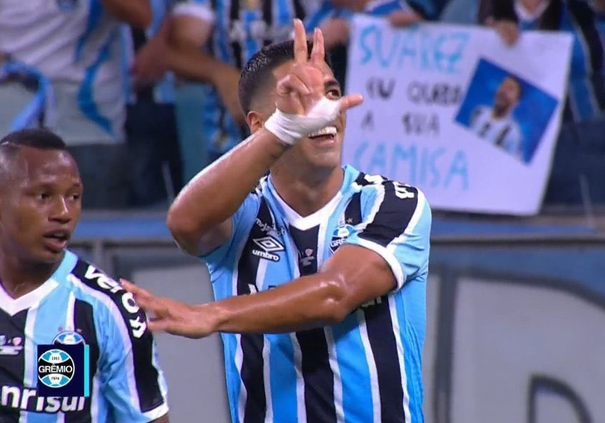 Luis Suárez viveu seu 'dia do fico' no Grêmio