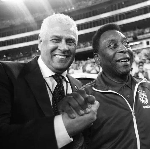 Roberto Dinamite e Pelé marcaram história do futebol brasileiro e mundial