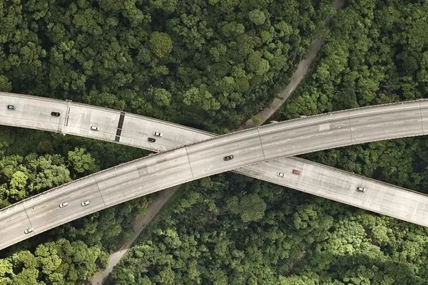 A implantação dos pórticos já começaram em três pontos da BR-101