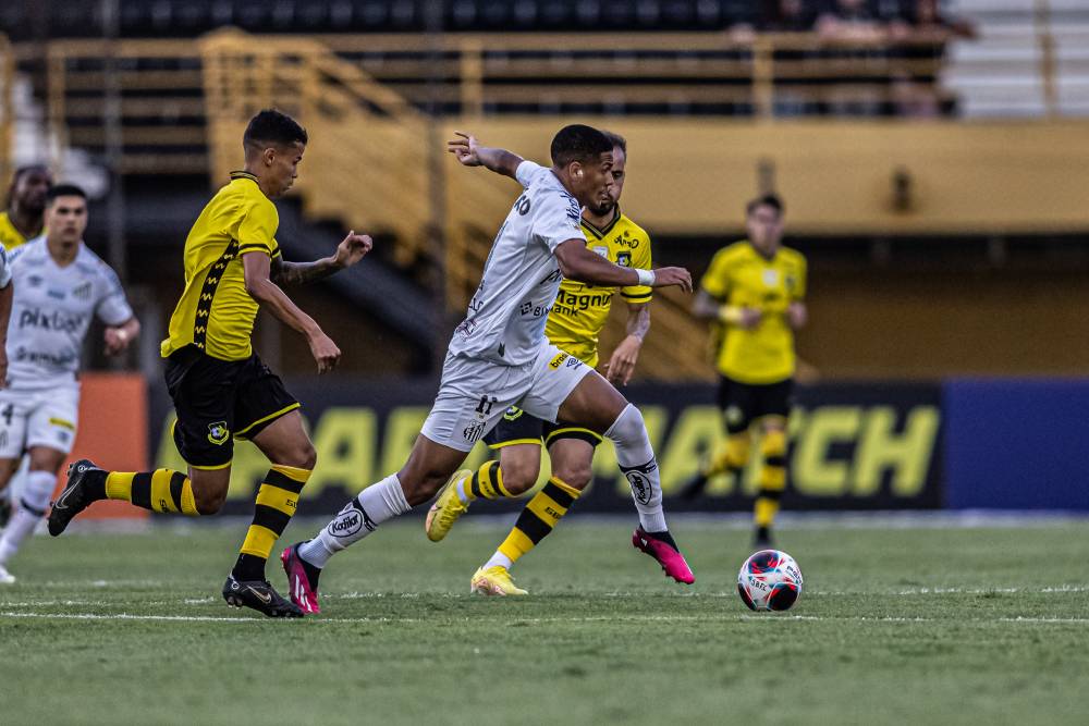 O Santos largou atrás, mas conseguiu o empate com o São Bernardo