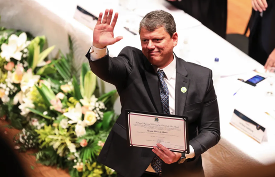 Tarcísio de Freitas (Republicanos) recebe diploma de governador de SP em cerimônia do TRE-SP de 19 de dezembro de 2022