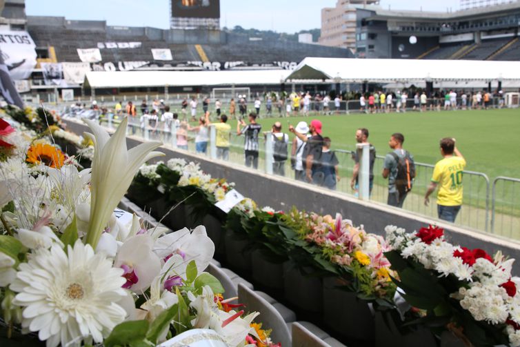 Fila na Vila Belmiro