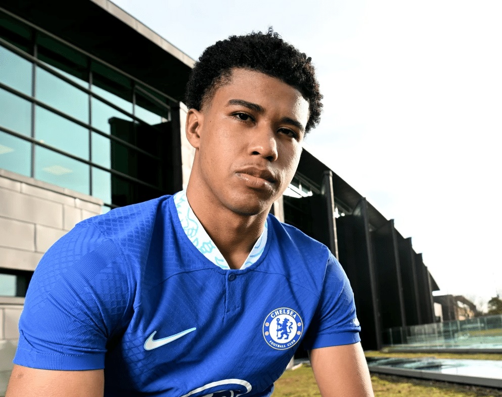 Andrey, do Chelsea, acerta retorno ao Vasco