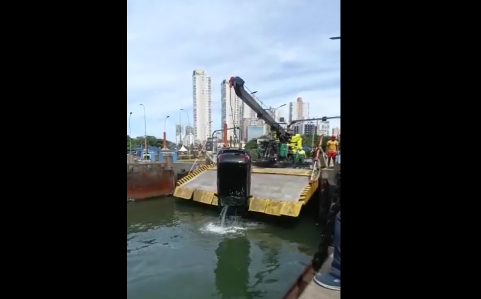 Márcio França utilizou suas redes sociais para postar vídeo de carro sendo resgatado