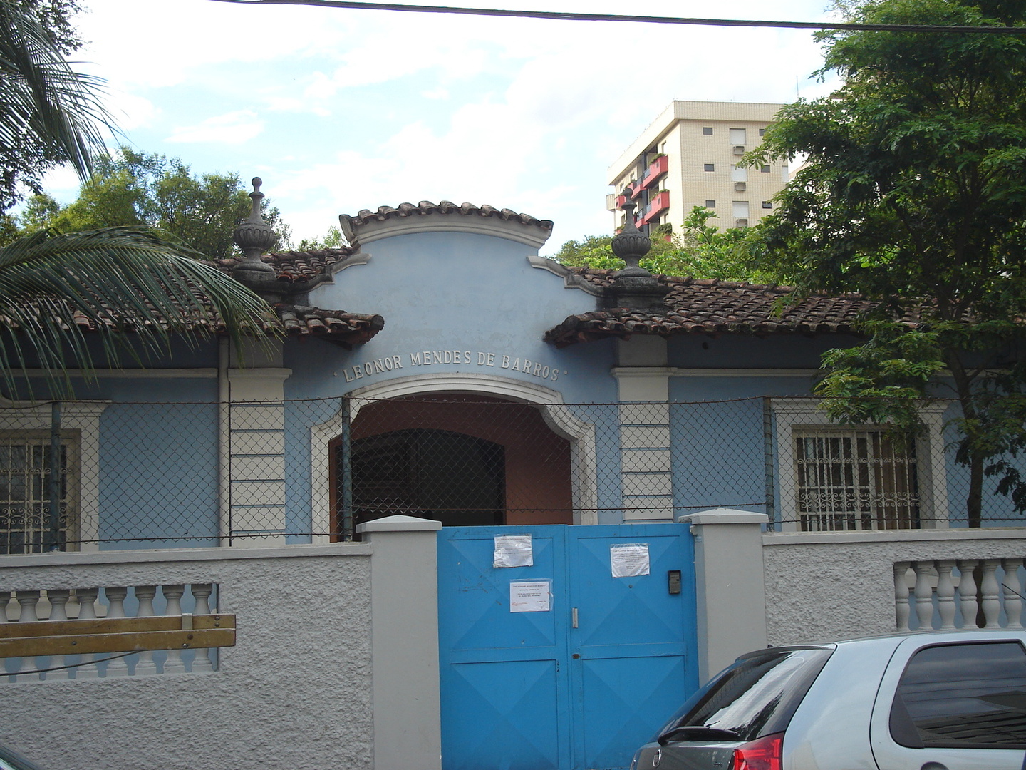 Escola Leonor Mendes de Barros fica no Campo Grande, em Santos