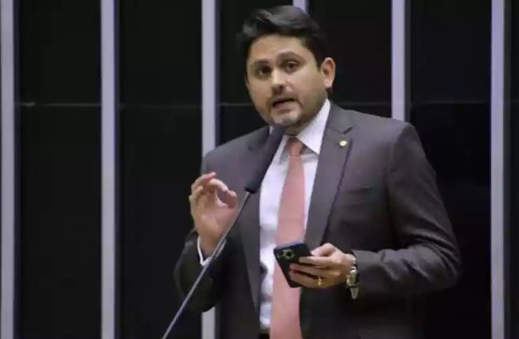 Juscelino sugeriu repasses de R$ 16,5 milhões por meio desse tipo de emenda