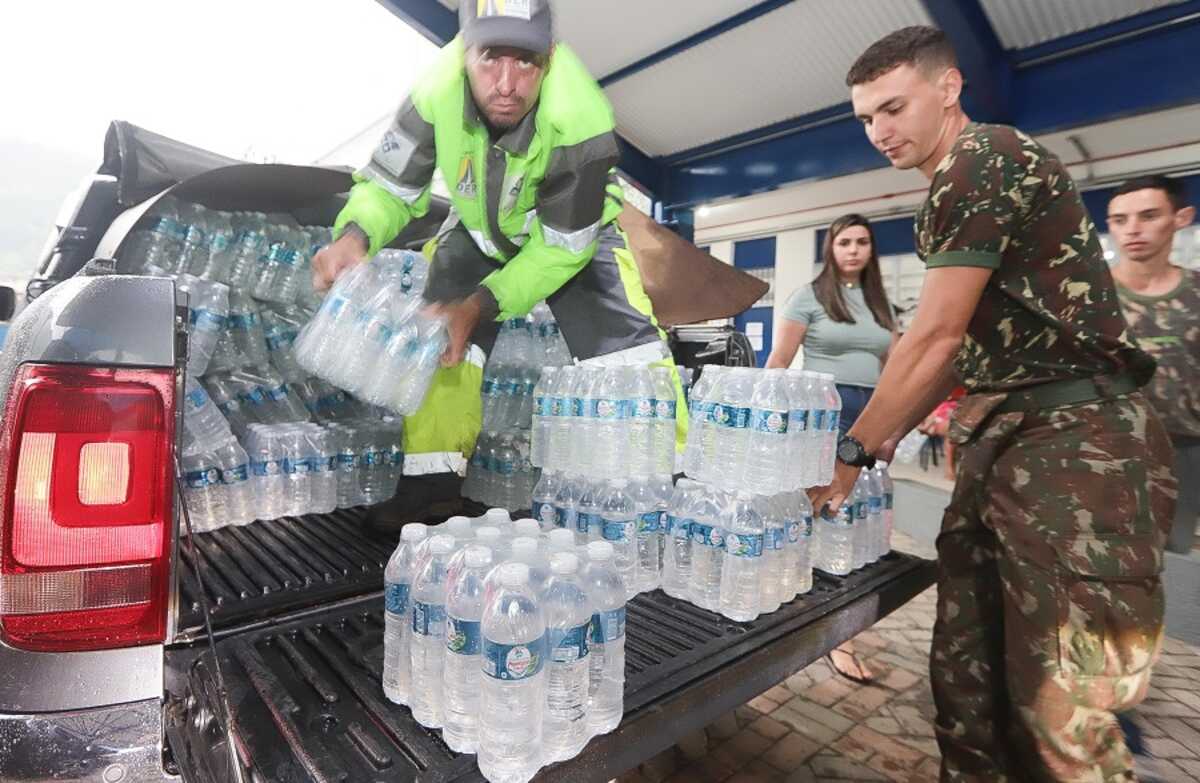 Doação de água que chegou a São Sebastião