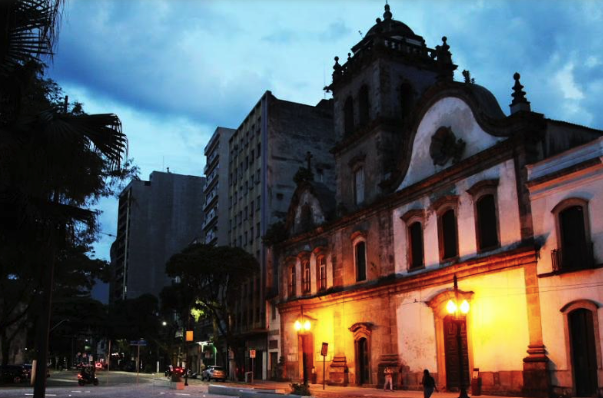 Praça Barão do Rio Branco foi reformada e restaurada. Fotos: Marcelo Martins/PMS