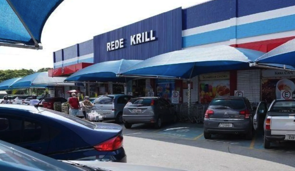 Para se candidatar, o interessado deve acessar o site da empresa recrutadora, cadastrar seu currículo e enviar sua candidatura à vaga selecionada