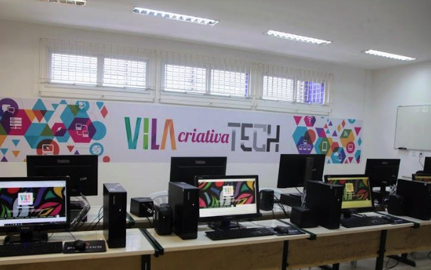 Vila Tech tem 16 computadores e poderá ser usada para pesquisas e coworking